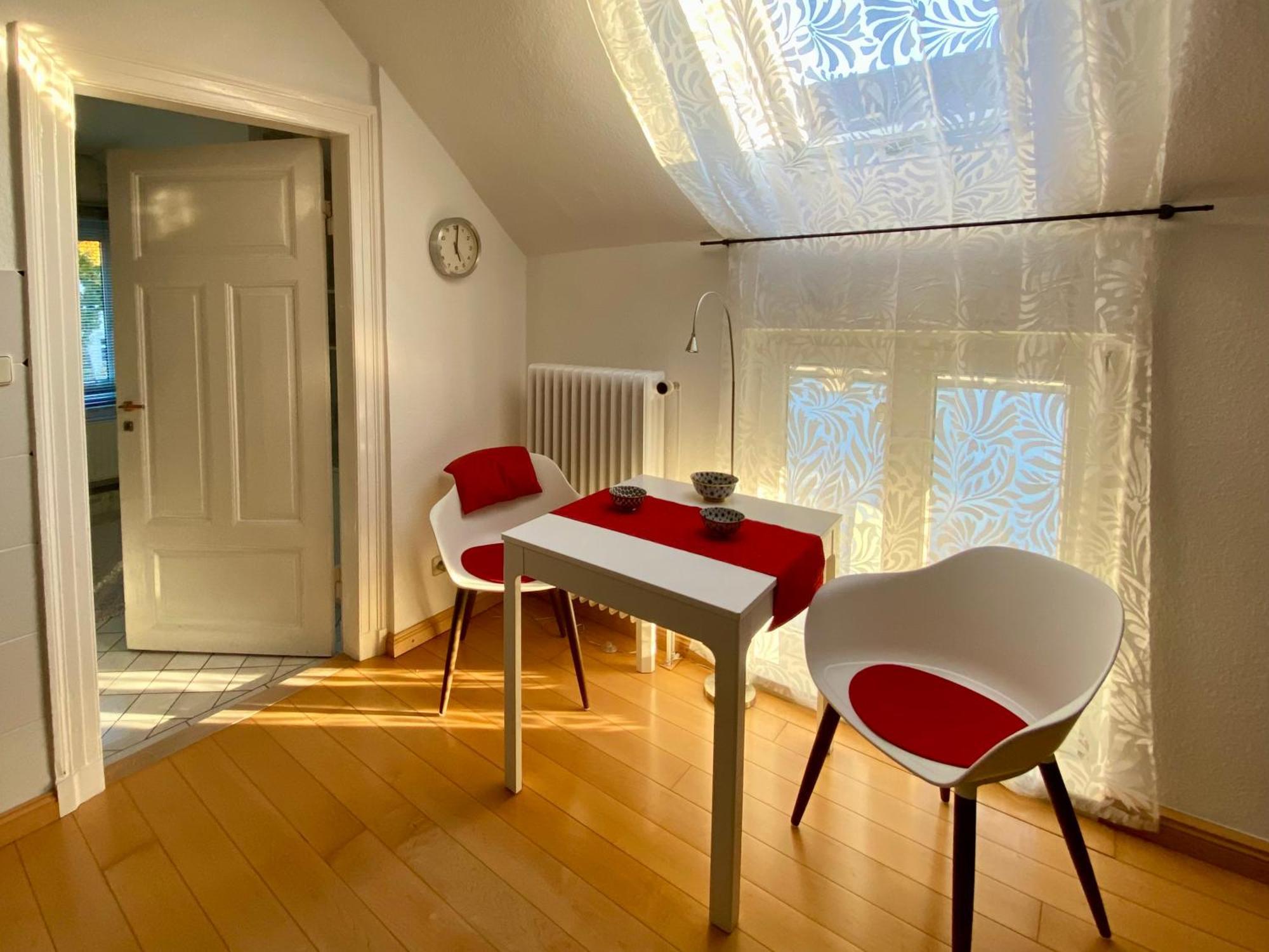 Ruhige Wohnung In Zentral Gelegener Gruenderzeitvilla Oldenburg Exterior foto